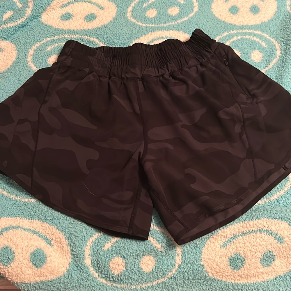 Black camo lululemon shorts